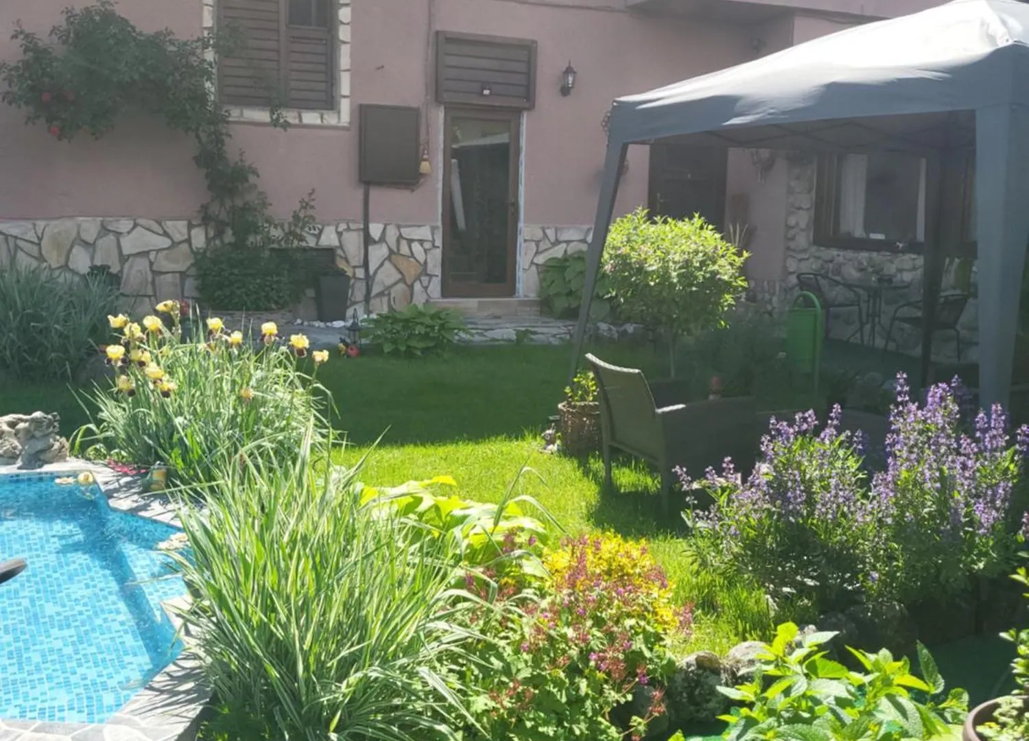 מלון בנסקו Boina House